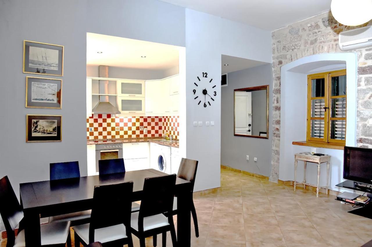 Cozy 2 Bedroom Apartment In Antique Bizanti Palace Κότορ Εξωτερικό φωτογραφία