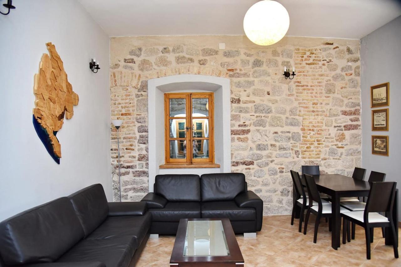 Cozy 2 Bedroom Apartment In Antique Bizanti Palace Κότορ Εξωτερικό φωτογραφία