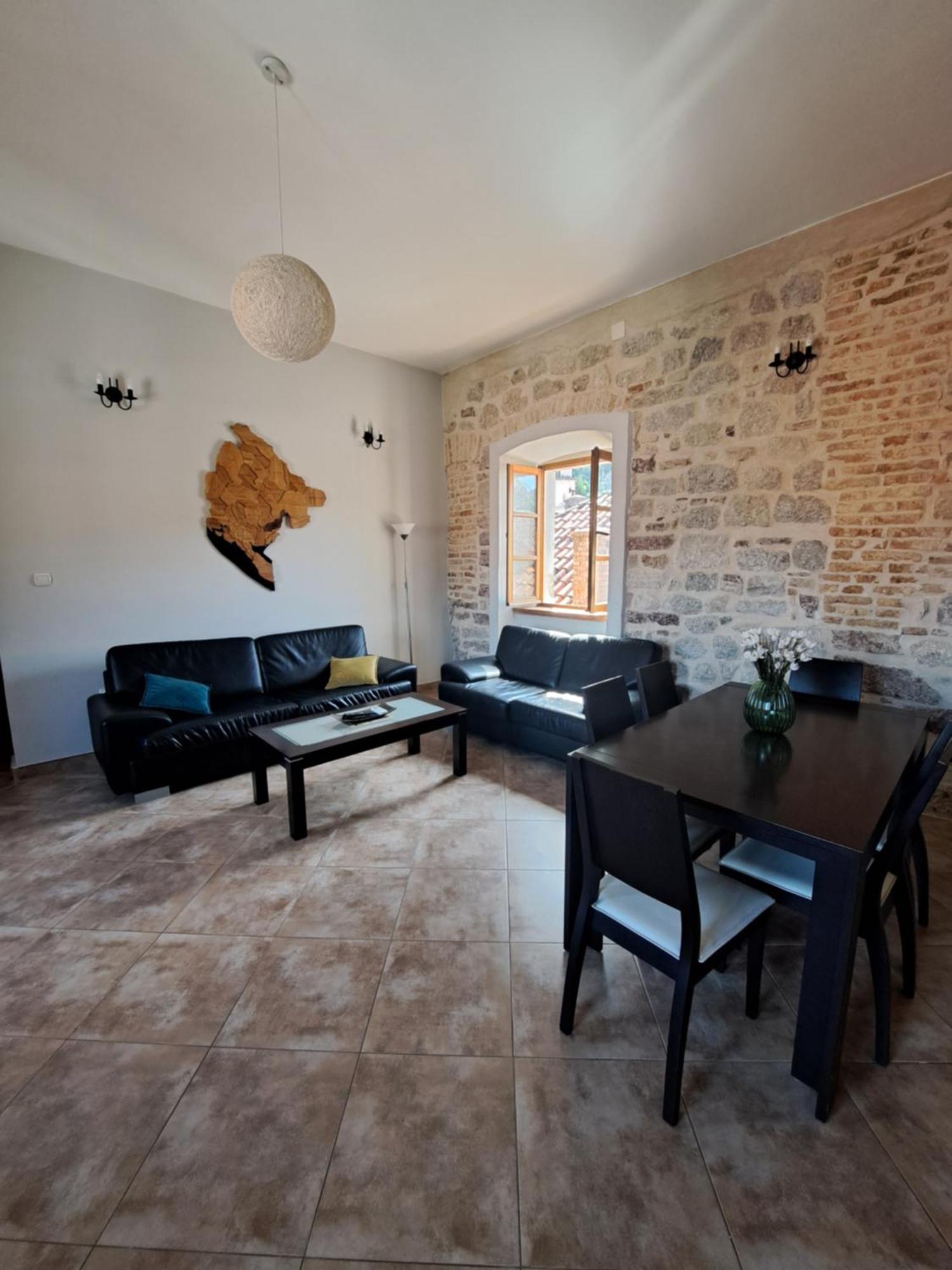 Cozy 2 Bedroom Apartment In Antique Bizanti Palace Κότορ Δωμάτιο φωτογραφία